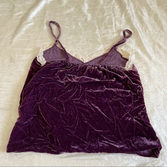 ❤️‍🔥3/$22❤️‍🔥 Purple crushed velvet cami tank top with white lace trim - Picture 4 of 5
